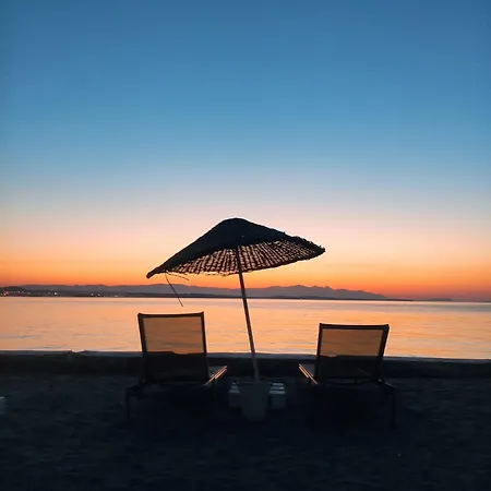 Yasos By The Sea 公寓式酒店 4*